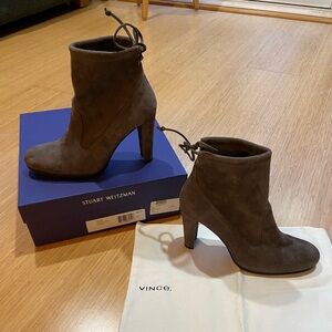 Stuart Weitzman Glove Ankle Booties Londra Suade
Size 7